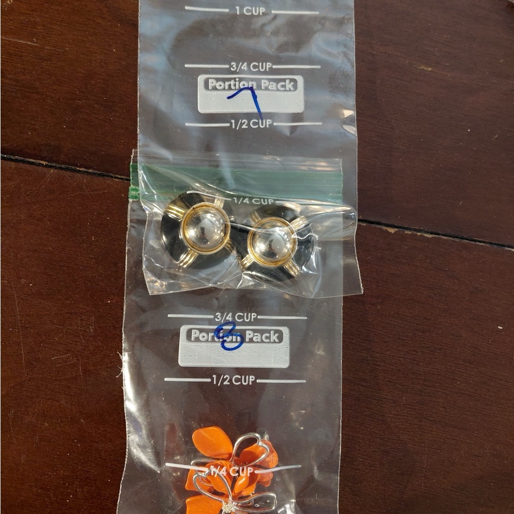 Assorted Earrings Set - image 5